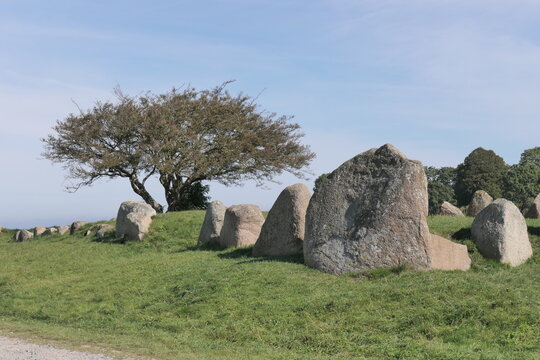 Gro&szlig;steingrab Nobbin, Insel R&uuml;gen. Eines der gr&ouml;&szlig;ten Steingr&auml;ber in Norddeutschland.