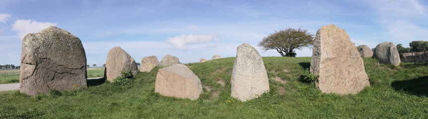 Großsteingrab Nobbin, Insel Rügen. Eines der größten Steingräber in Norddeutschland.