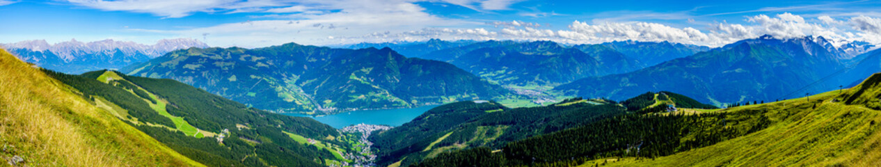 Fototapeta na wymiar view from Schmitten mountain in Austria - near Zell am See