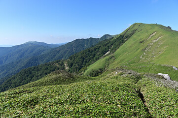 四国で最も美しい山「三嶺（さんれい、みうね）」と西熊山