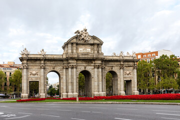 Fototapeta na wymiar Puerta de Alcalá monument in the city of Madrid, Spain