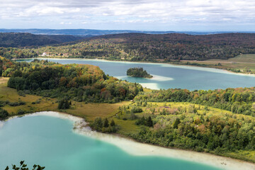 Le belvédère des 4 lacs offrant un panorama sur quatre différents lacs du Jura, en Franche-Comté
