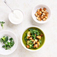 Healthy broccoli green pea soup