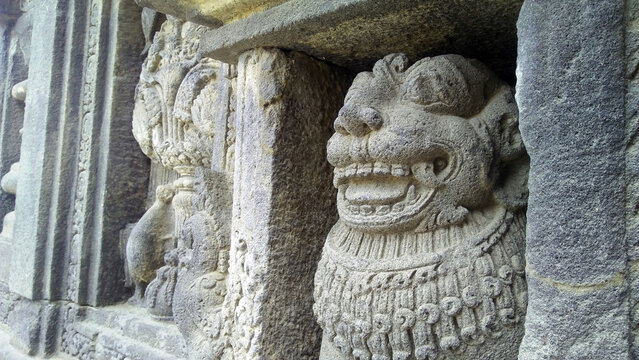 unique statues on the temple