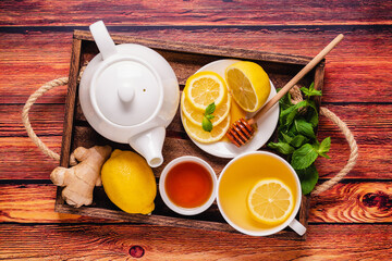 Green tea with lemon honey, ginger and mint.