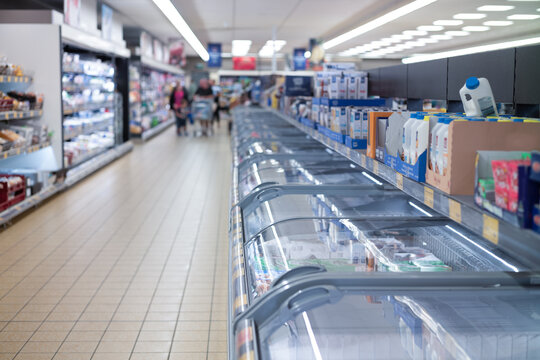 Social distancing during supermarket shopping
