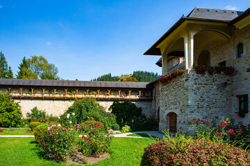 Fototapeta na wymiar Schutzmauer um Sucevita Kloster in der Bucovina - Rumänien