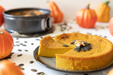 oranger Kuchen aus Kürbis a la Käsekuchen für Thanksgiving
