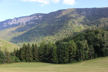 Creux du Van depuis la vall&eacute;e de l'Areuse 2