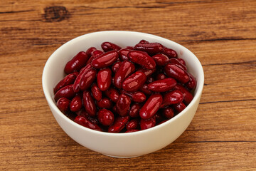 Red baked kidney in the bowl