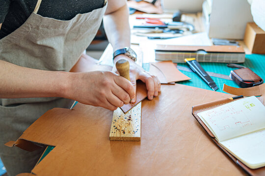 master of leather craft at work