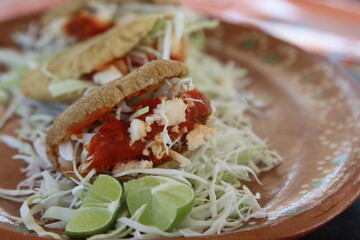 Gorditas rellenas 
