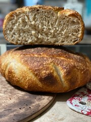 Naturally leavened sourdough bread