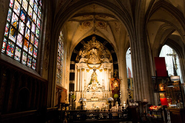 Fototapeta na wymiar ANTWERP, BELGIUM - October 2, 2019: Interiors, paintings and details of Notre dame d'Anvers cathedral in Antwerp, Flemish region, Belgium