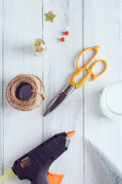 Top view of the tools needed to make a small Christmas tree