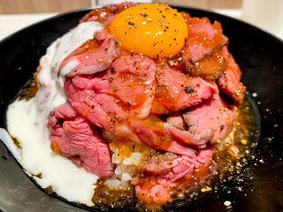 ローストビーフ丼