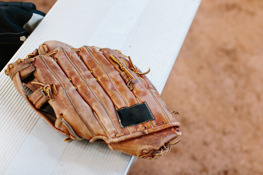 Baseball glove