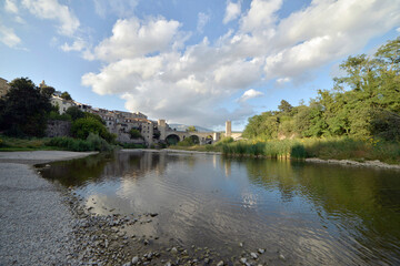 Obraz premium BESALU MEDIEBAL VILLAGE