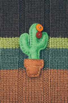 Tissue cactus on yarn