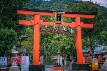 京都、嵐山にある松尾大社の二の鳥居と境内風景