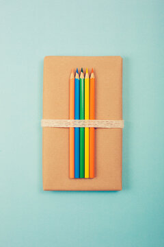 Gift package with colored pencils