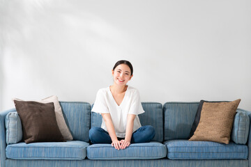 Obraz premium ソファ 女性