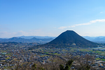 Fototapeta premium 讃岐富士 飯野山と讃岐平野