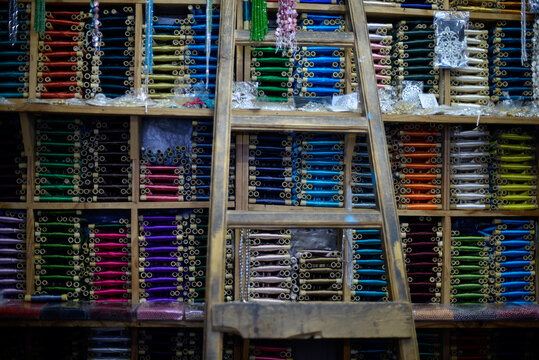 Sewing threads multicolored in a store