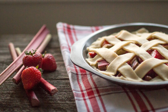 strawberry and rhubarb lattice pie