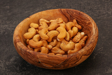 Cashew heap in the bowl