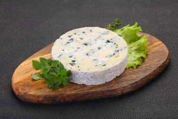 Round blue cheese
