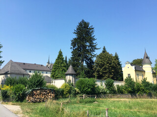 Obraz premium house in the village of Kapuzinerberg in Salzburg, Austria