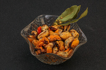 Pickled mussels in the bowl