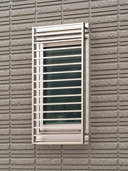 Fototapeta premium 面格子のついた窓