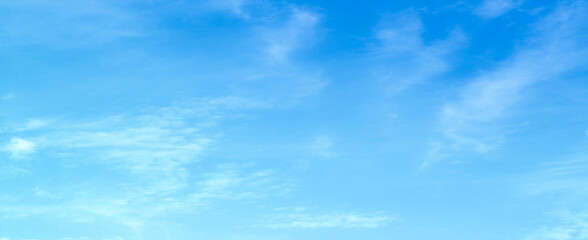 Obraz premium blue sky with beautiful natural white clouds 