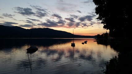 Obraz premium Sunset on the lake of Tegernsee, Bavaria, Germany 