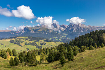 Blick über die Seiser Alm, Alpe di Siusi, Südtirol