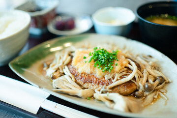 和風ハンバーグ定食