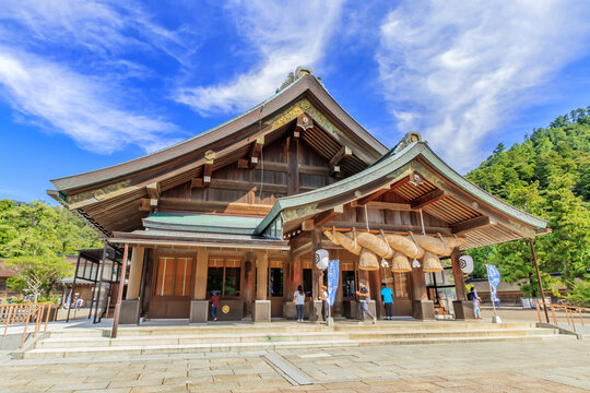 出雲大社境内 のストック写真 ロイヤリティフリーの画像 ベクター イラスト Adobe Stock 出雲大社境内 のストック写真 ロイヤリティフリーの画像 ベクター イラスト Adobe Stock