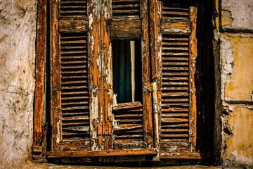 Fototapeta na wymiar View of the facade of an old house in Greece 