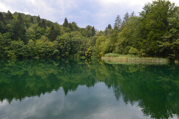 Fototapeta na wymiar The beautiful turquoise waters of the Plitvice Lakes National Park in Croatia