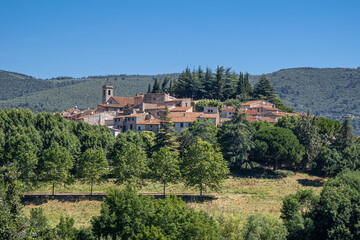 Fototapeta na wymiar Village of Ampus in french Provence