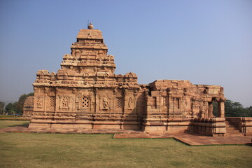 Fototapeta na wymiar Pattadakal, Paṭṭadakallu or Raktapura, is a complex of Hindu and Jain temples in northern Karnataka (India). Located on bank of Malaprabha River in Bagalakote. Worled Heritage Site