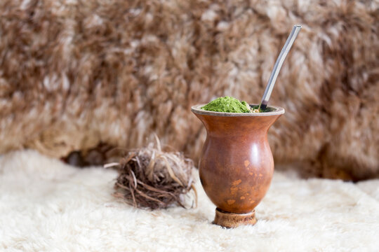 yerba mate. ceramica mate cup. chimarr&atilde;o