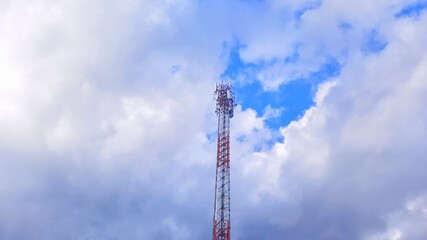 Obraz premium A telephone pole on a sky background