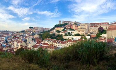 Fototapeta na wymiar Aussicht auf die Dächer von Lissabon