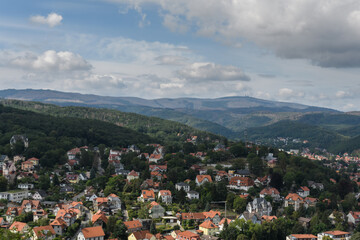 Fototapeta na wymiar Blick über Wernigerode auf den Brocken