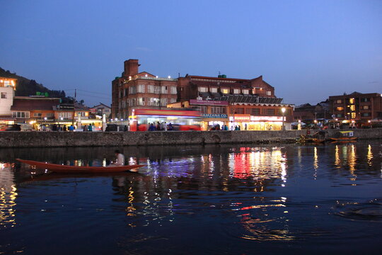 Kashmir, Srinagar, Beautiful, Dal Lake, India, water body with shikara 