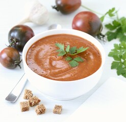 tomato soup with bread