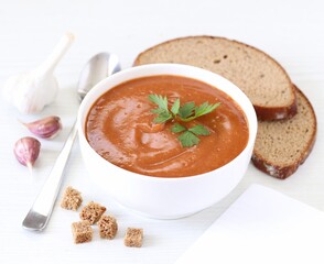 tomato soup with bread